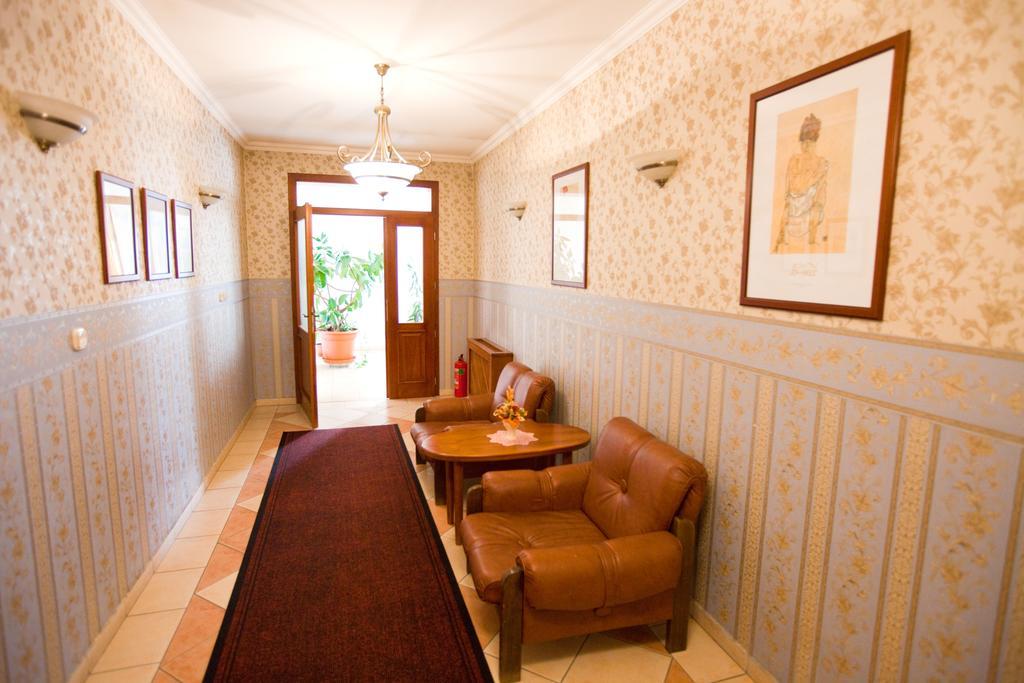 Aparthotel Goecsej Palatinus Etterem Es Panzio Zalaegerszeg Pokoj fotografie